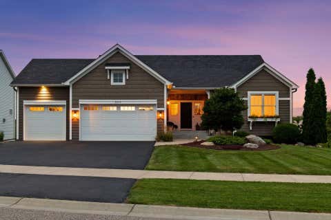 Homes For Sale - 9034 Lakeside Drive<br/> Victoria, MN 55386