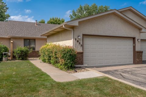 Townhouse For Sale - 1813 6th Avenue<br/> Shakopee, MN 55379