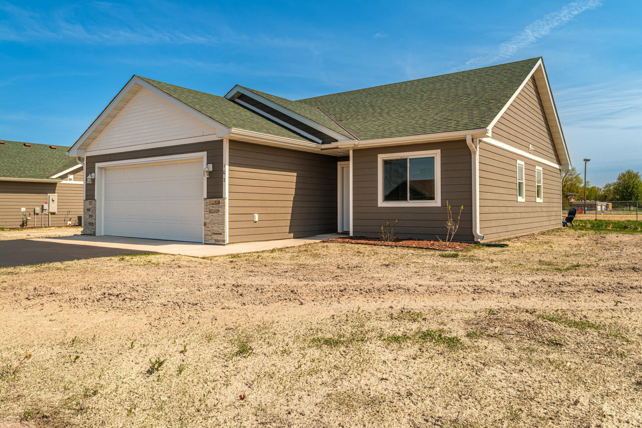 102 Spirit Path, Arlington, Minnesota image 1
