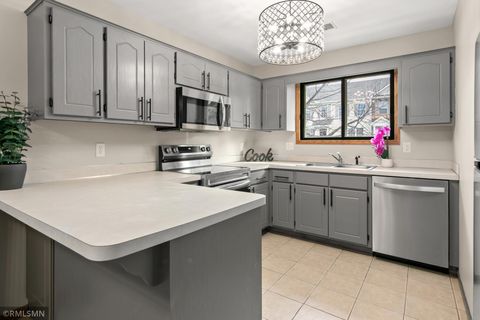 Condo For Sale - 7578 13th Street<br/> Washington County, Saint Paul, MN 55128