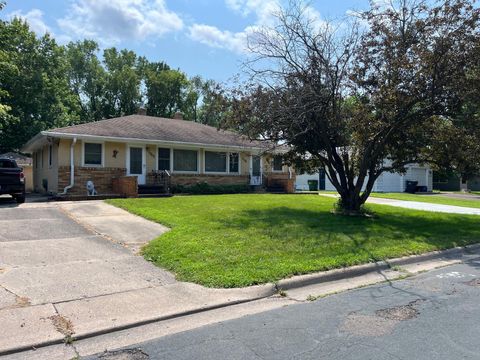 1064 Glenhill Road, Saint Paul, MN 55126 - #: 6577857