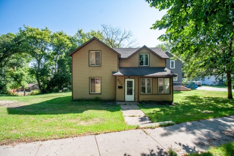 Homes For Sale - 422 N Cleveland Avenue<br/> Fergus Falls, MN 56537