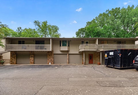 Townhouse For Sale - 72 Garden Drive<br/> Burnsville, MN 55337