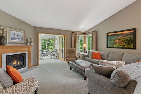 Townhouse For Sale - 1867 Merlot Curve<br/> Eagan, MN 55122