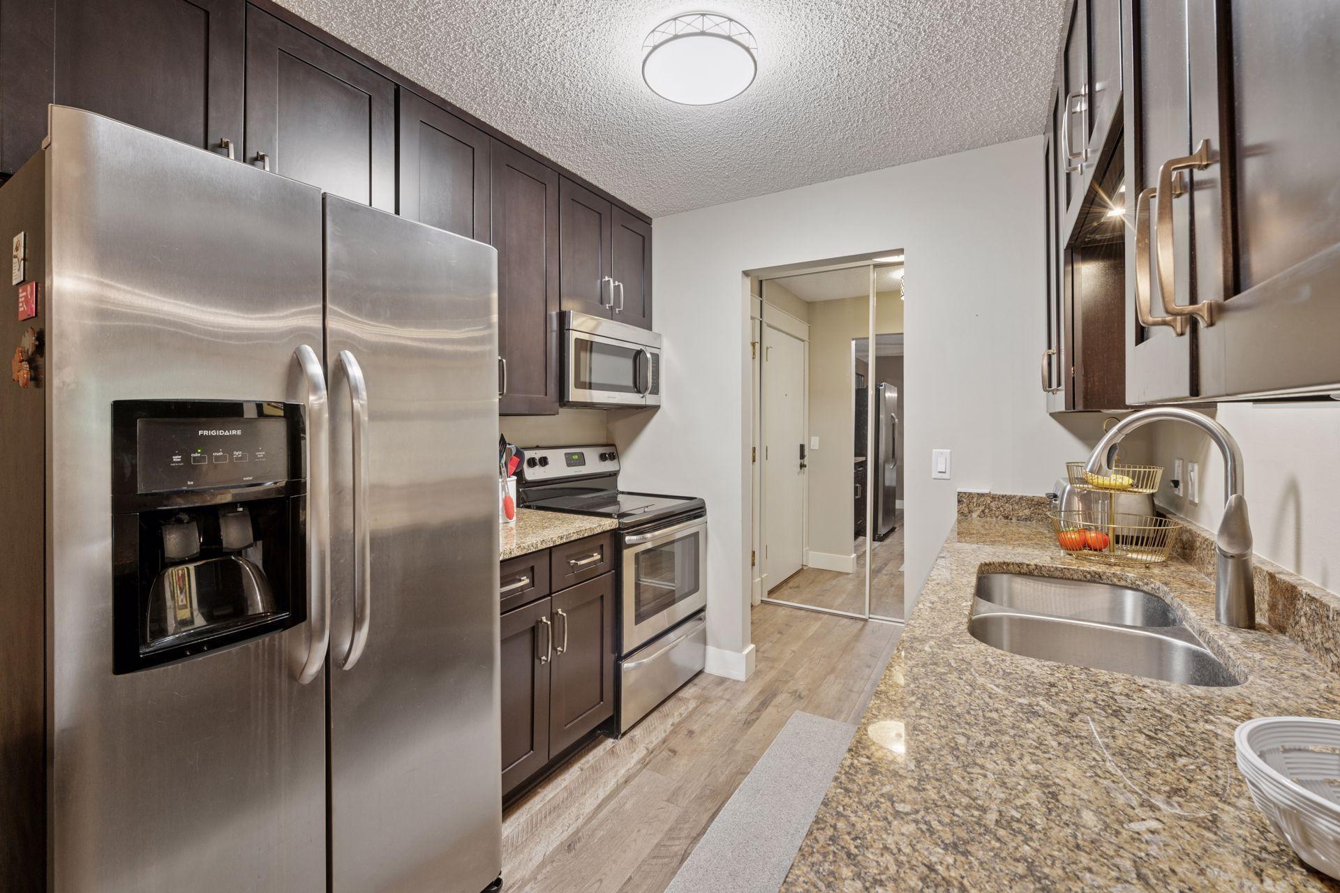 215 Barry Avenue #306, Wayzata, Minnesota image 9