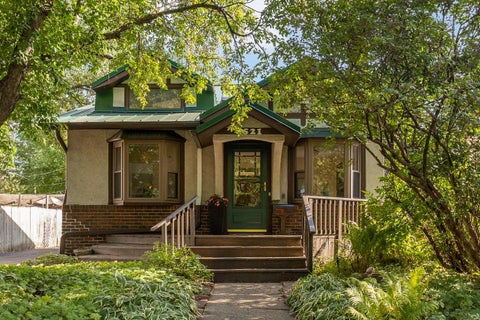 Homes For Sale - 3521 E Minnehaha Parkway<br/> Hennepin County, Minneapolis, MN 55417