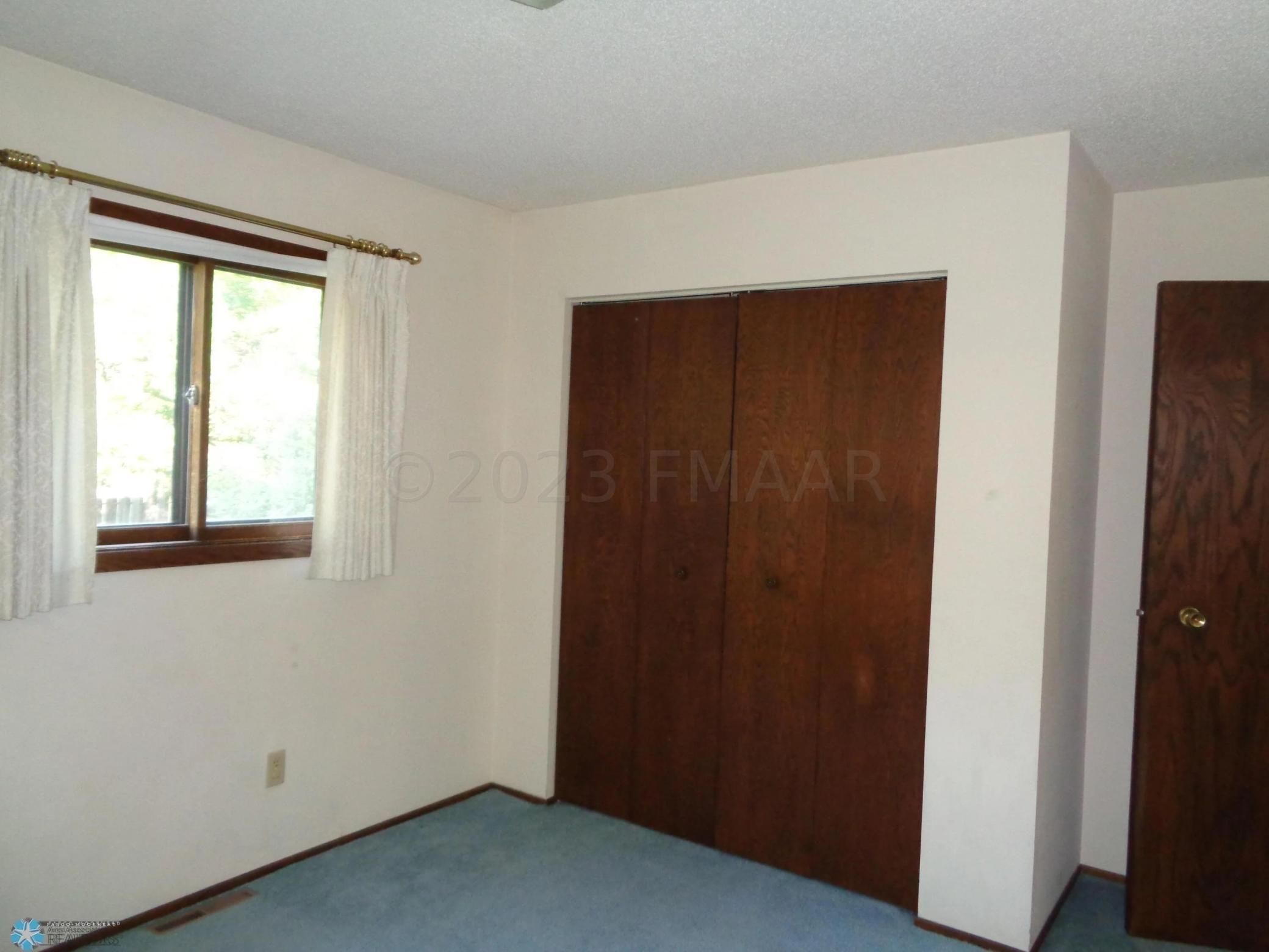 2586 Atlantic Drive, Fargo, North Dakota image 10