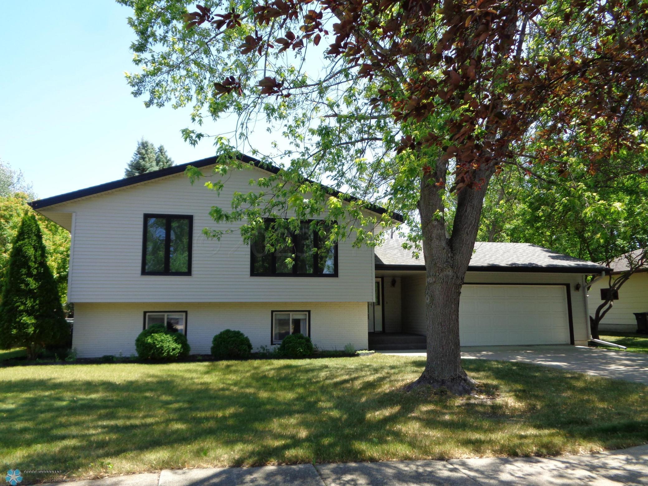 2586 Atlantic Drive, Fargo, North Dakota image 2