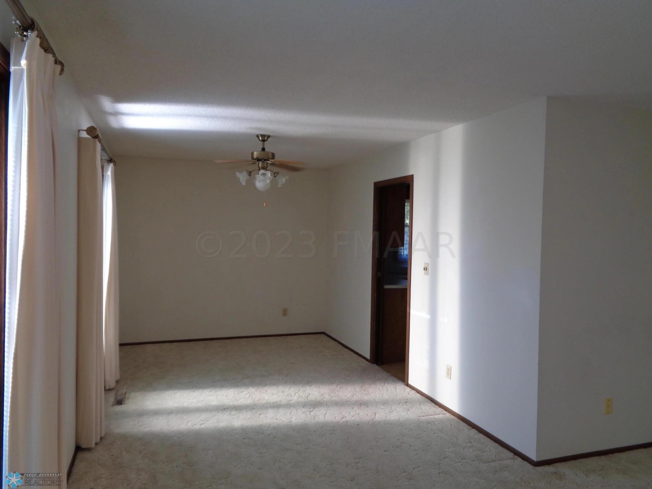 2586 Atlantic Drive, Fargo, North Dakota image 27