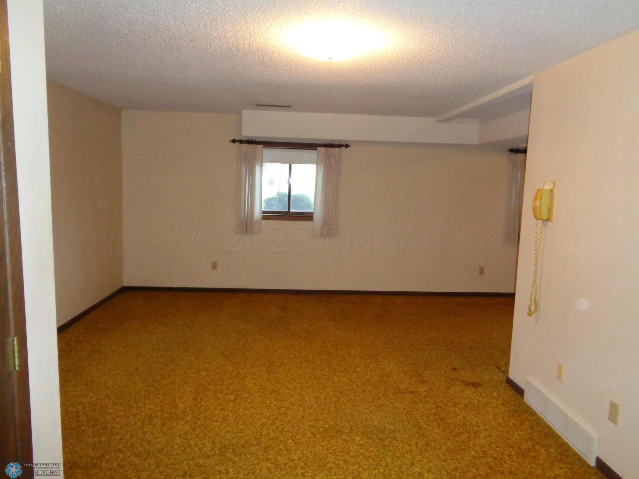 2586 Atlantic Drive, Fargo, North Dakota image 22