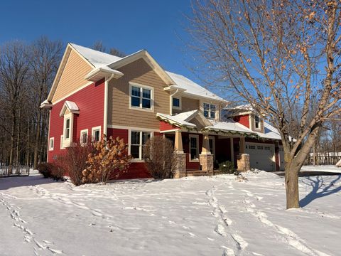Homes For Sale - 610 Linden Avenue<br/> Rice Lake, WI 54868
