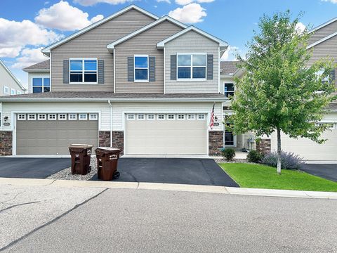 Townhouse For Sale - 9496 Declaration Drive<br/> Chanhassen, MN 55317