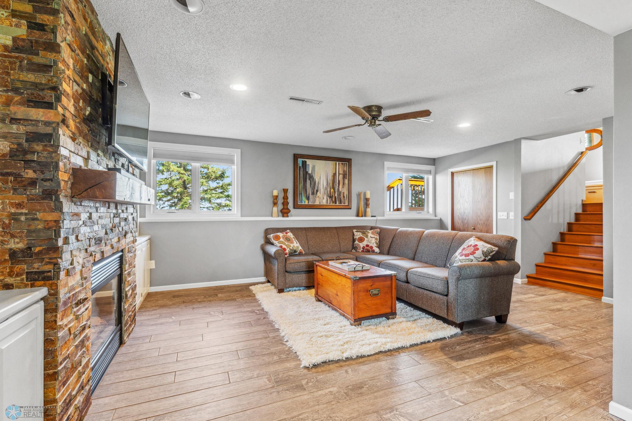 8211 28th Street, Moorhead, Minnesota image 28