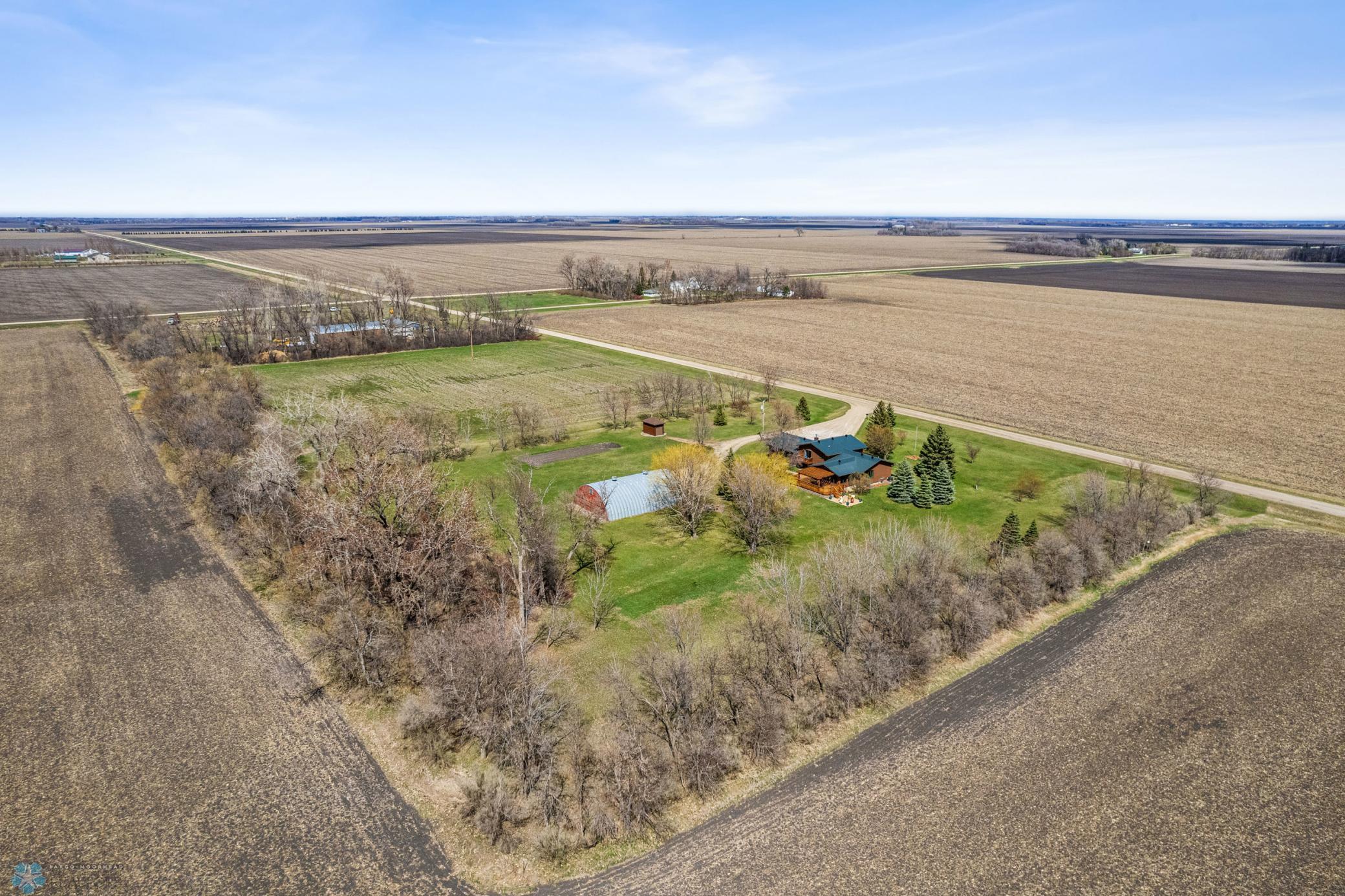 8211 28th Street, Moorhead, Minnesota image 2