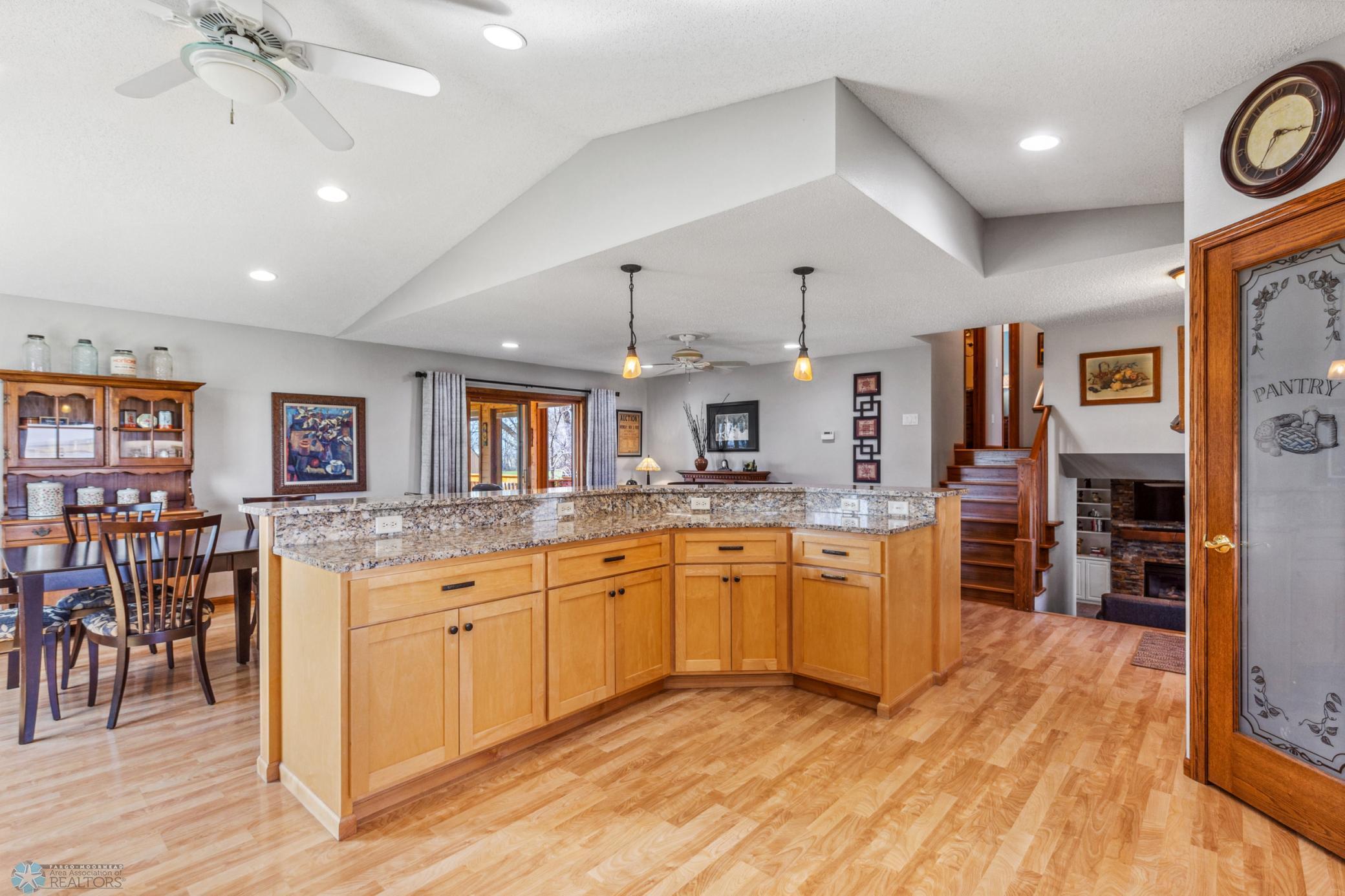 8211 28th Street, Moorhead, Minnesota image 11