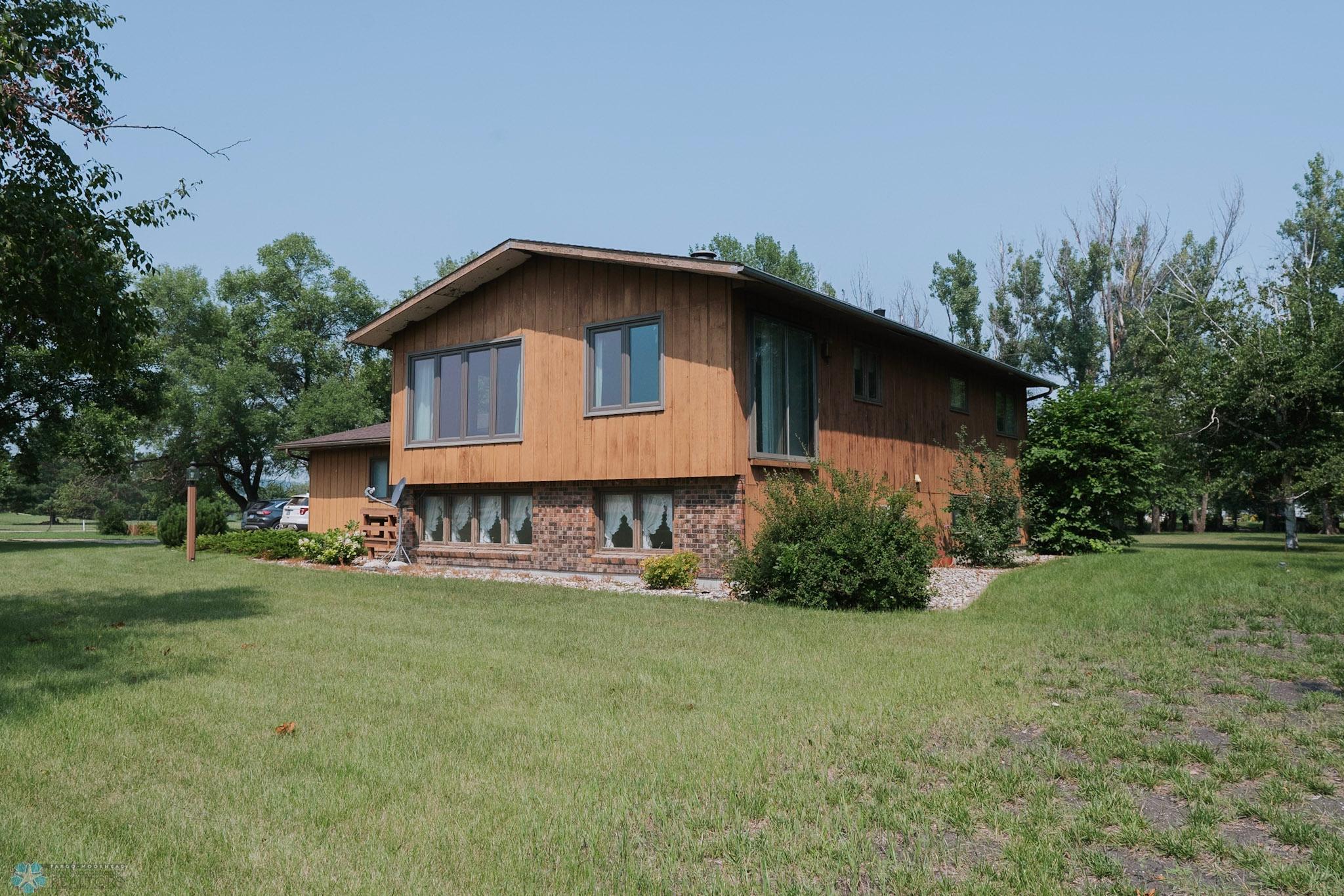 Valley City, North Dakota 58072, United States, 3 Bedrooms Bedrooms, ,2 BathroomsBathrooms,Residential,Pending,191078