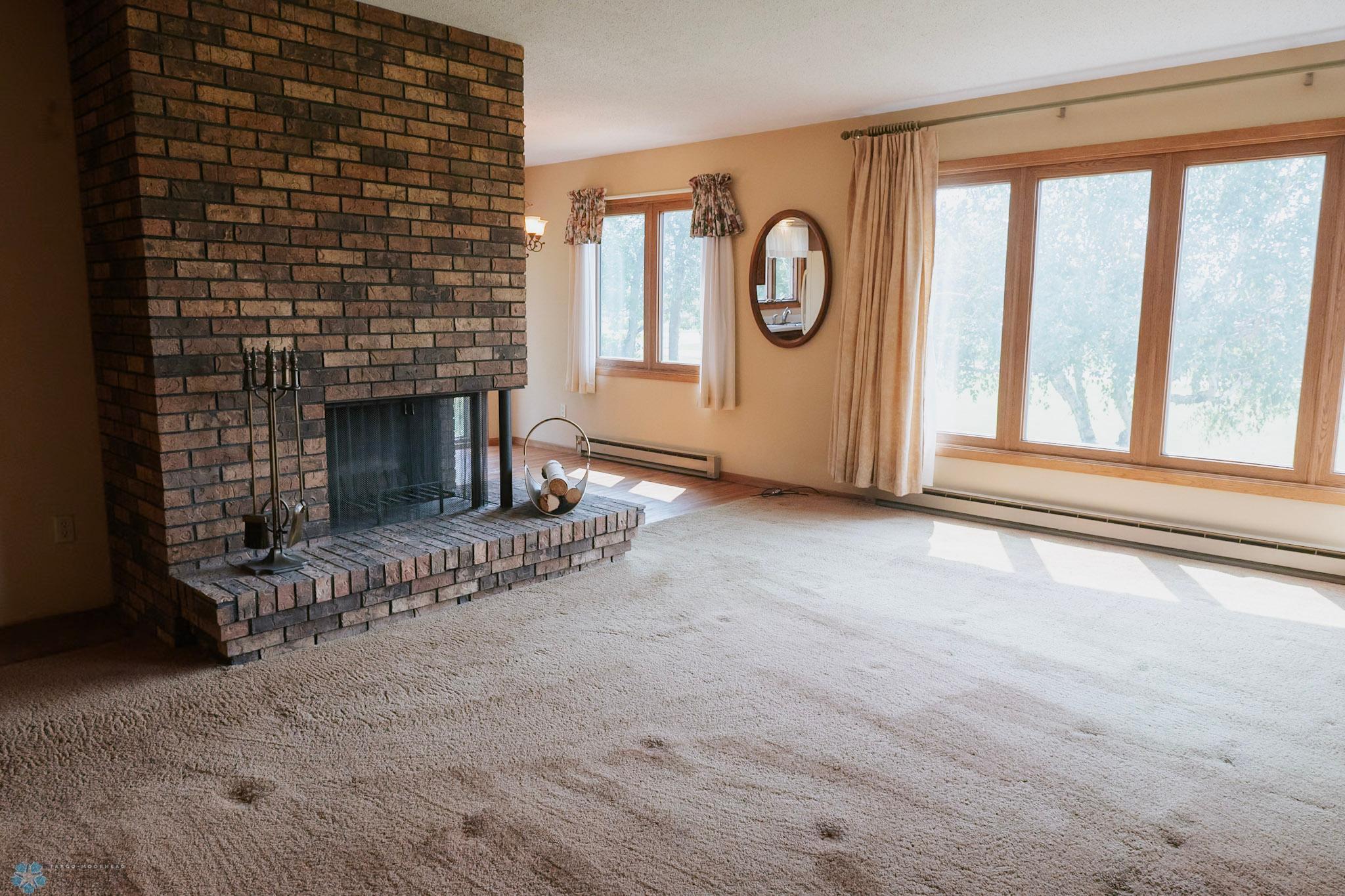 Valley City, North Dakota 58072, United States, 3 Bedrooms Bedrooms, ,2 BathroomsBathrooms,Residential,Pending,191078