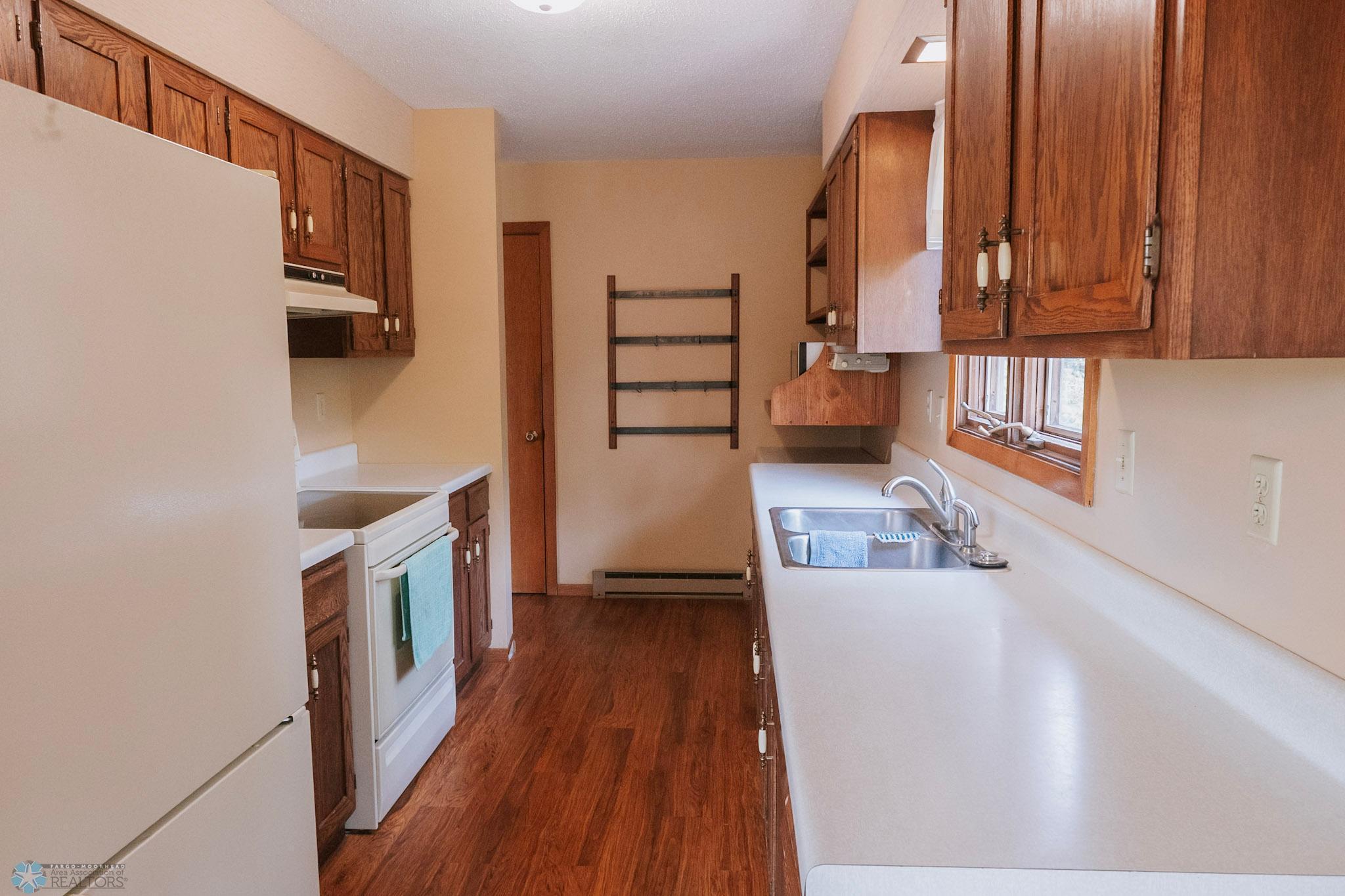 Valley City, North Dakota 58072, United States, 3 Bedrooms Bedrooms, ,2 BathroomsBathrooms,Residential,Pending,191078