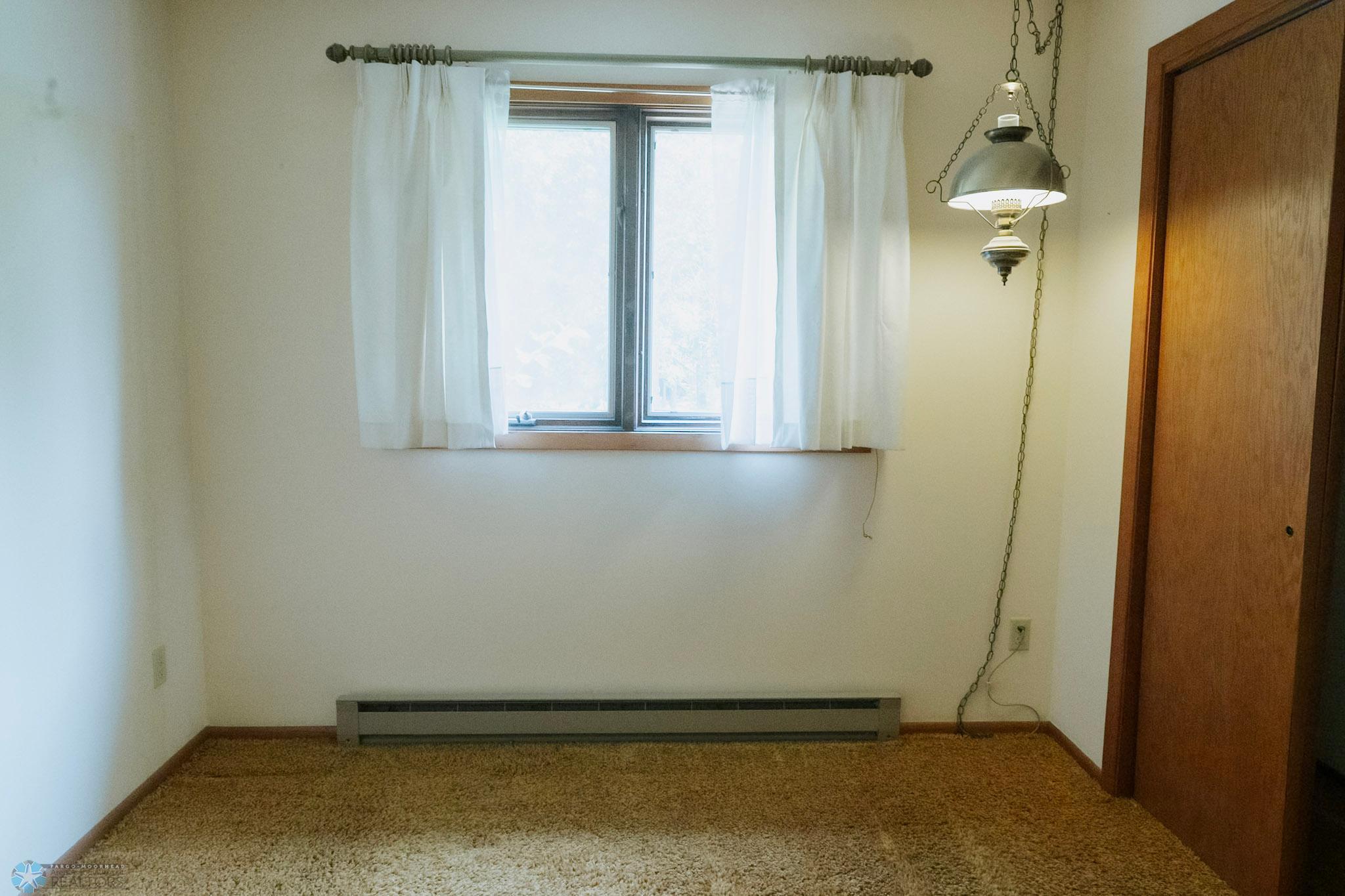 Valley City, North Dakota 58072, United States, 3 Bedrooms Bedrooms, ,2 BathroomsBathrooms,Residential,Pending,191078