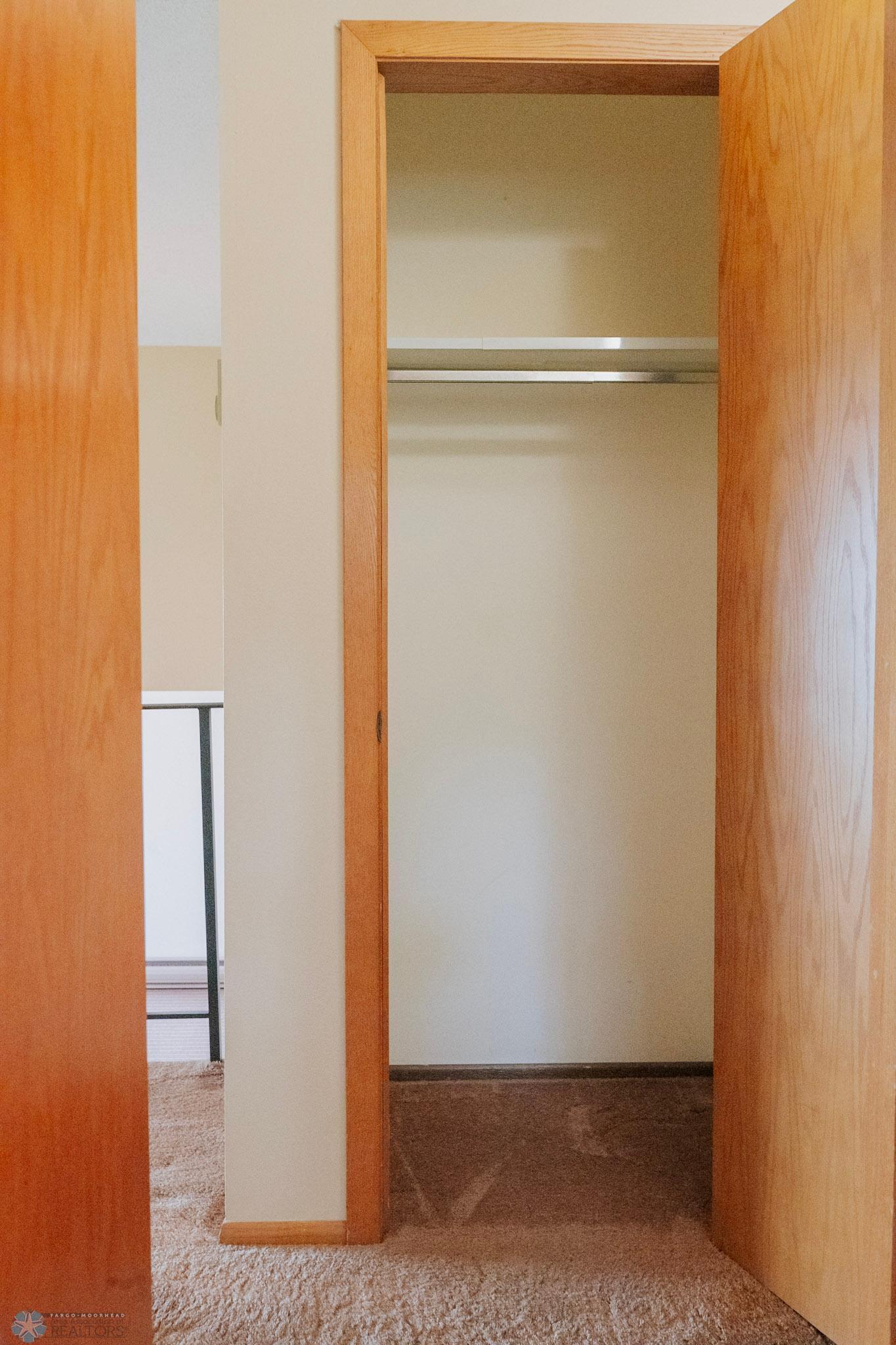 Valley City, North Dakota 58072, United States, 3 Bedrooms Bedrooms, ,2 BathroomsBathrooms,Residential,Pending,191078