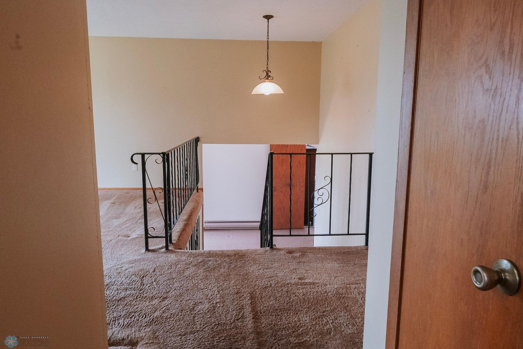 Valley City, North Dakota 58072, United States, 3 Bedrooms Bedrooms, ,2 BathroomsBathrooms,Residential,Pending,191078