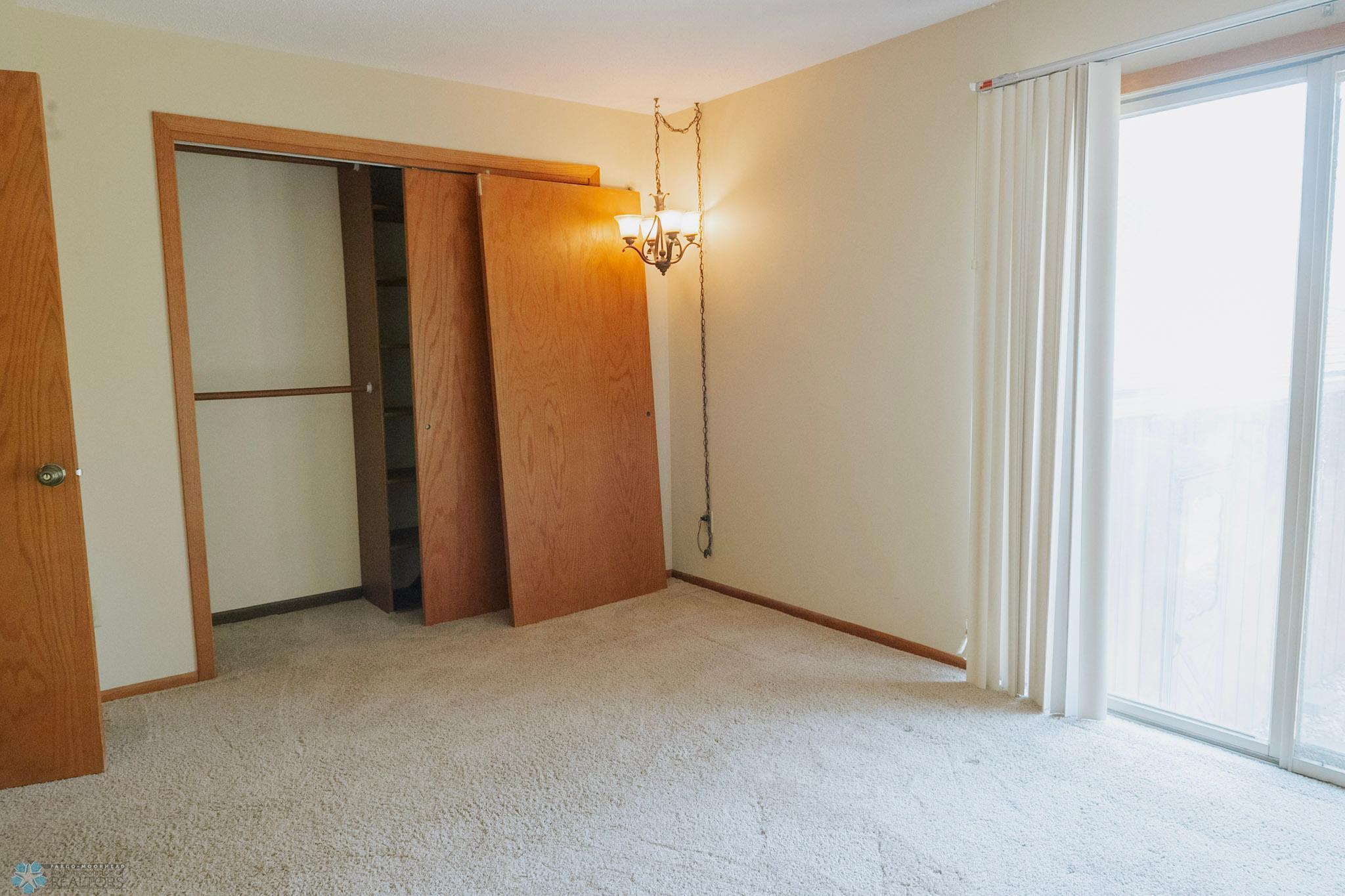 Valley City, North Dakota 58072, United States, 3 Bedrooms Bedrooms, ,2 BathroomsBathrooms,Residential,Pending,191078