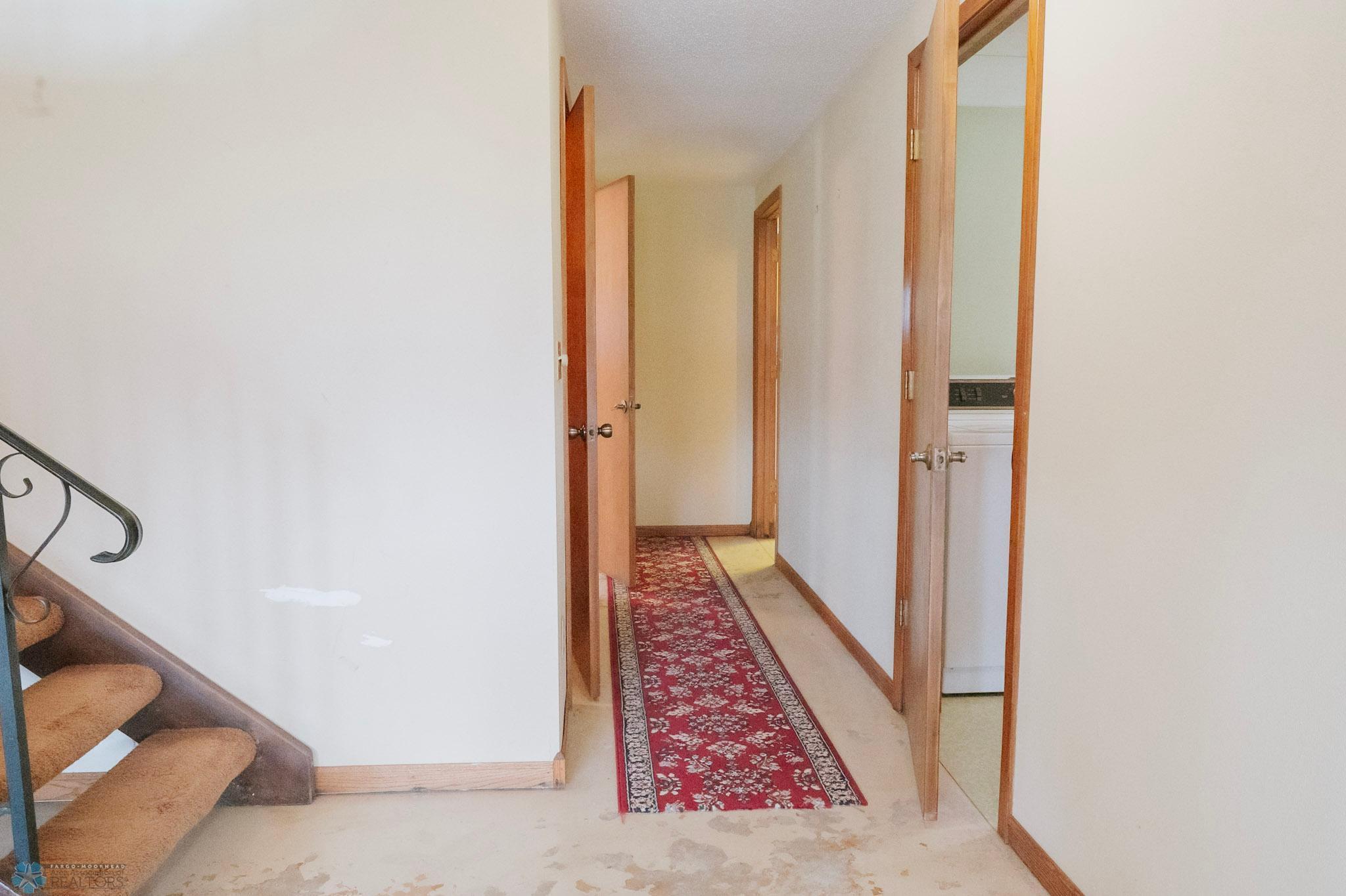 Valley City, North Dakota 58072, United States, 3 Bedrooms Bedrooms, ,2 BathroomsBathrooms,Residential,Pending,191078