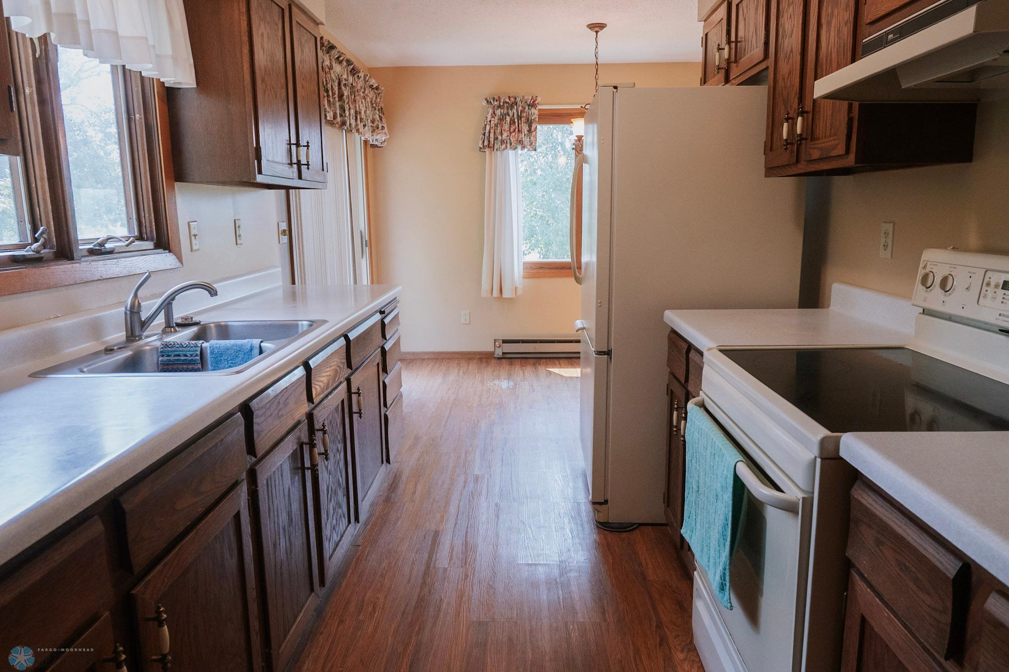 Valley City, North Dakota 58072, United States, 3 Bedrooms Bedrooms, ,2 BathroomsBathrooms,Residential,Pending,191078