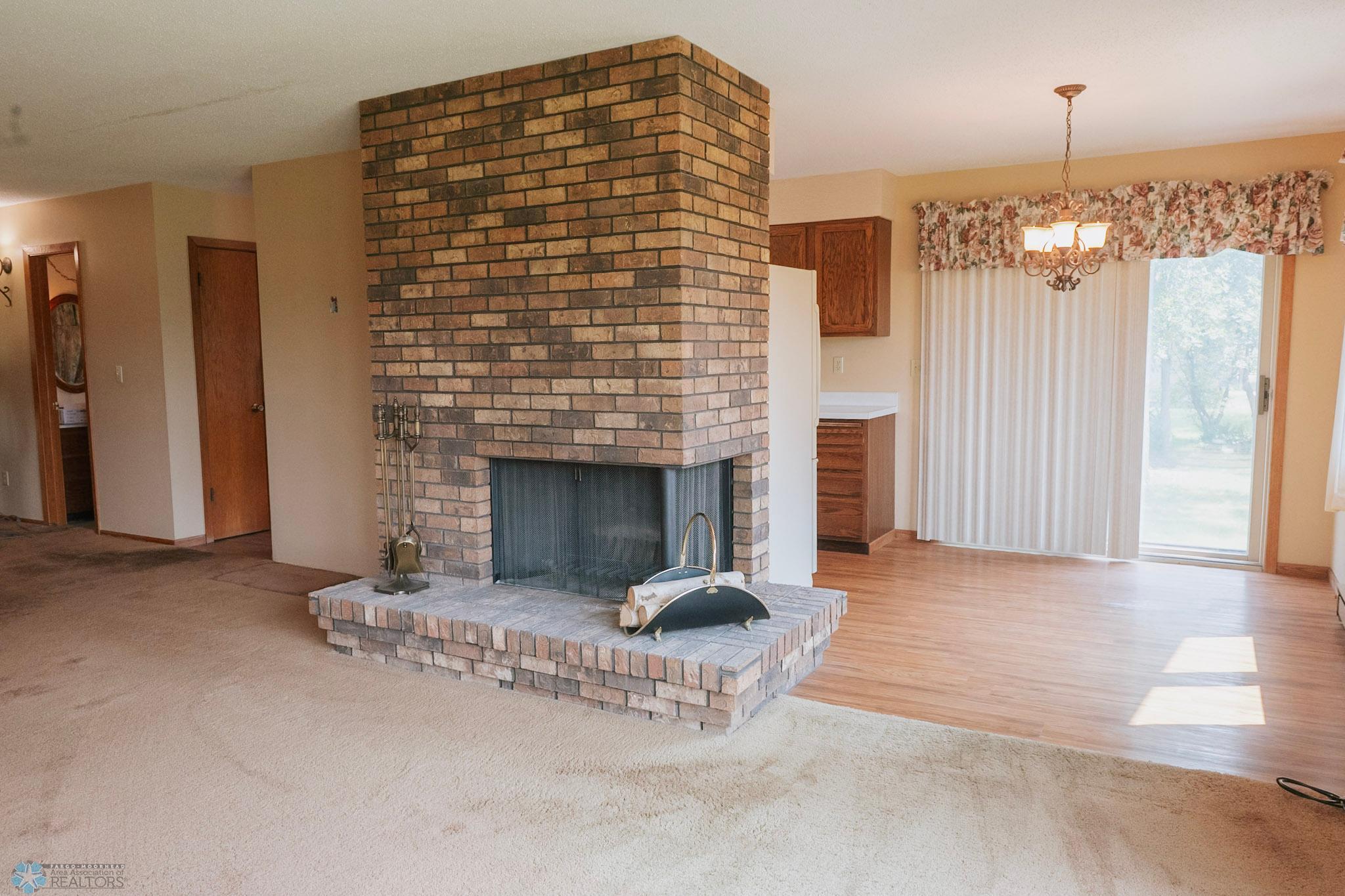 Valley City, North Dakota 58072, United States, 3 Bedrooms Bedrooms, ,2 BathroomsBathrooms,Residential,Pending,191078