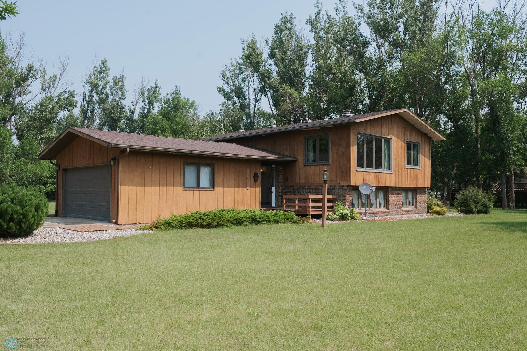 Valley City, North Dakota 58072, United States, 3 Bedrooms Bedrooms, ,2 BathroomsBathrooms,Residential,Pending,191078