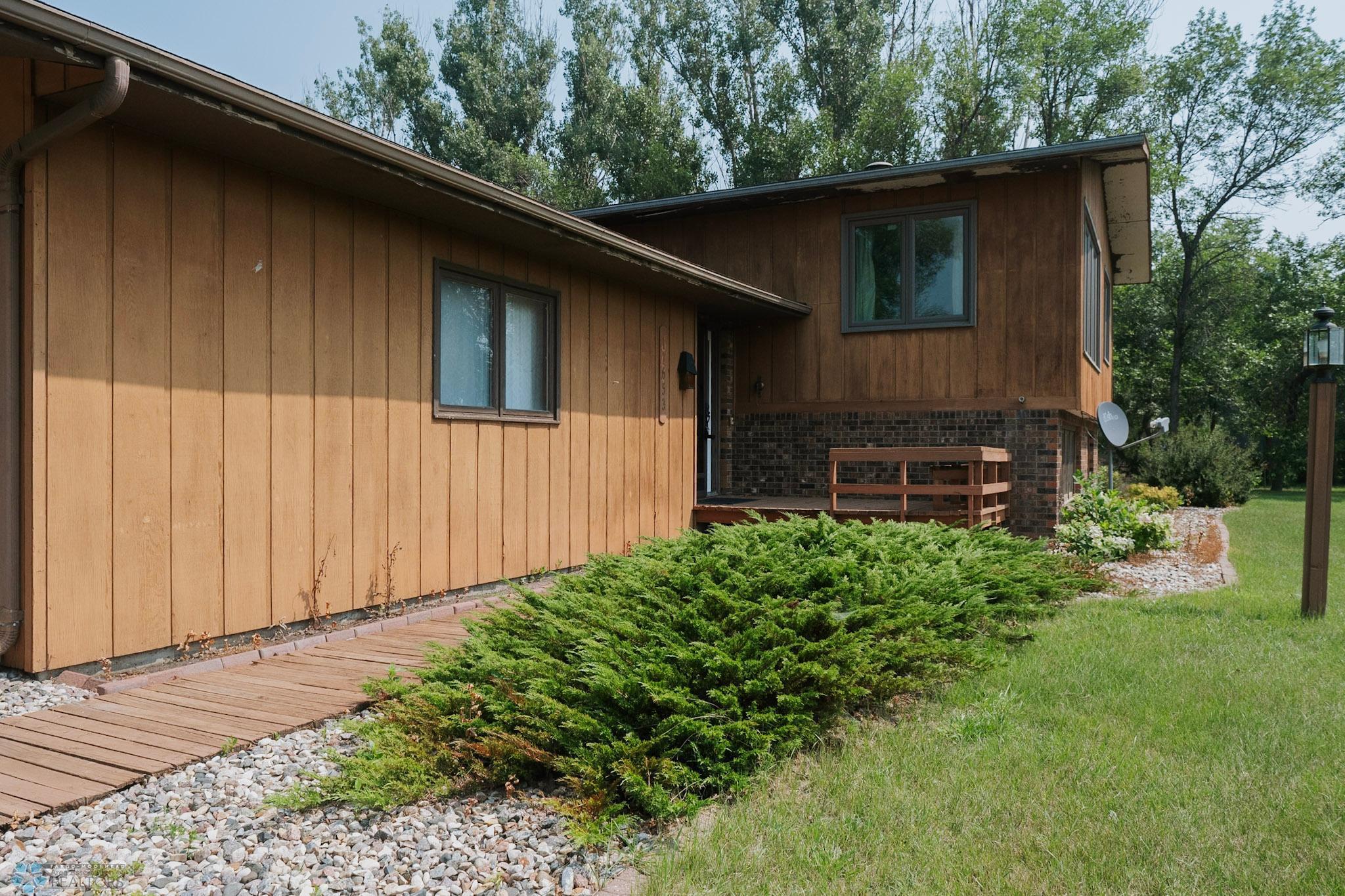 Valley City, North Dakota 58072, United States, 3 Bedrooms Bedrooms, ,2 BathroomsBathrooms,Residential,Pending,191078