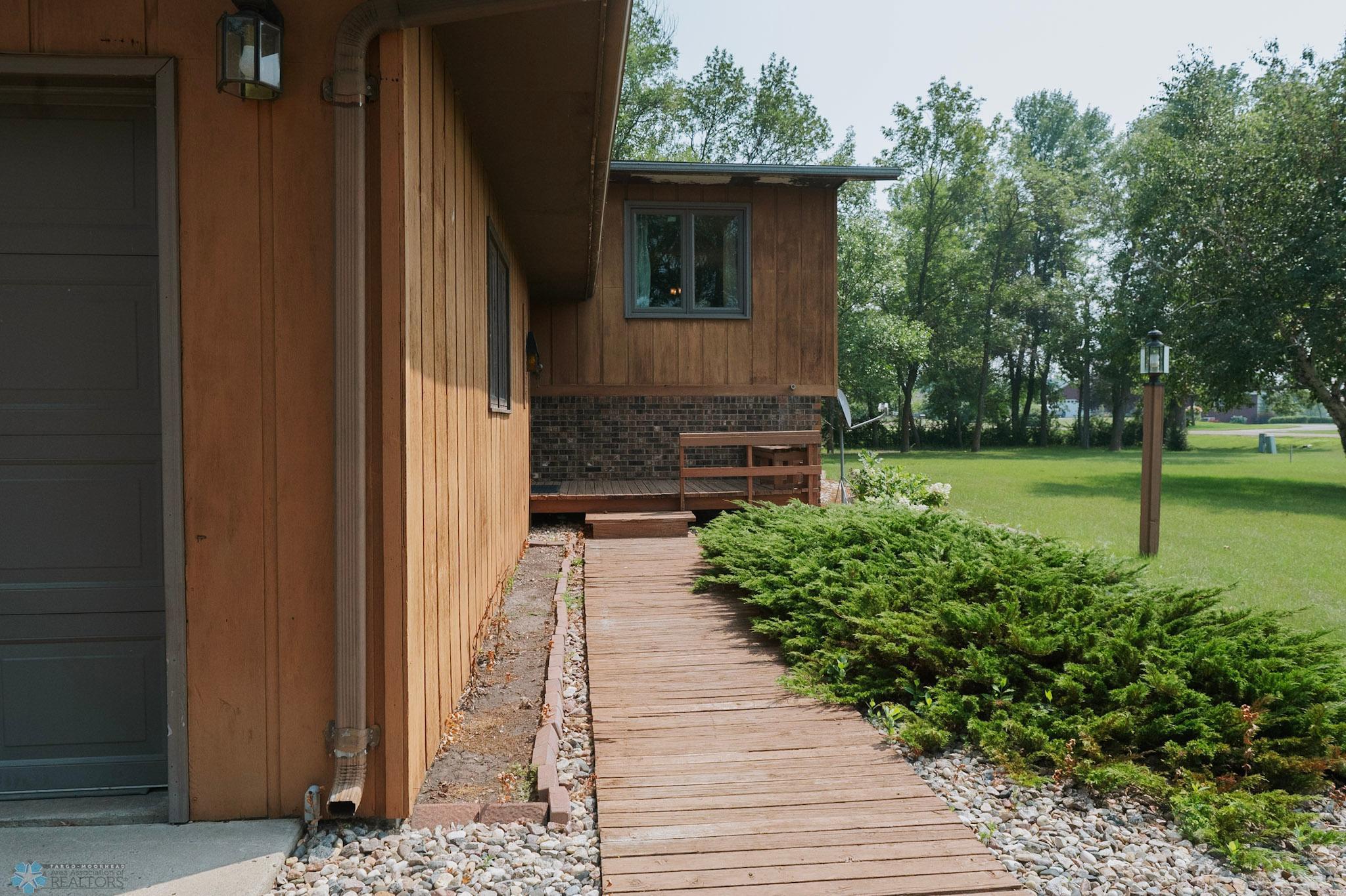 Valley City, North Dakota 58072, United States, 3 Bedrooms Bedrooms, ,2 BathroomsBathrooms,Residential,Pending,191078