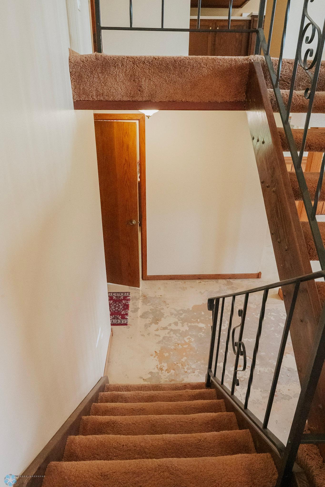 Valley City, North Dakota 58072, United States, 3 Bedrooms Bedrooms, ,2 BathroomsBathrooms,Residential,Pending,191078