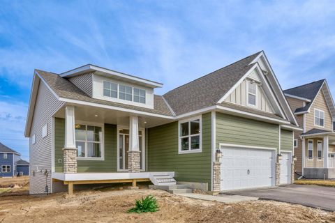 Homes For Sale - 2931 Trinity Drive<br/> Shakopee, MN 55379