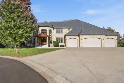 Homes For Sale - 5402 102nd Trail<br/> Brooklyn Park, MN 55443