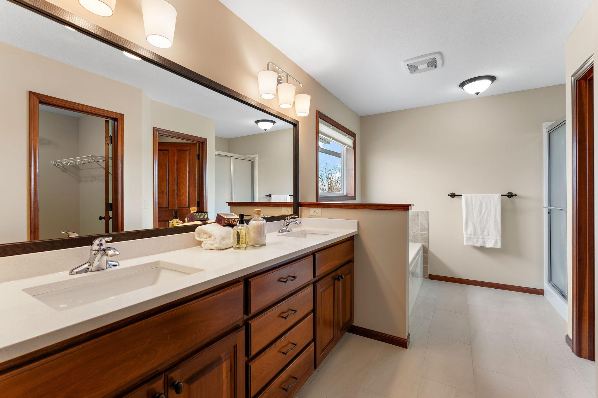 1206 Goldenray Drive, Faribault, Minnesota image 35