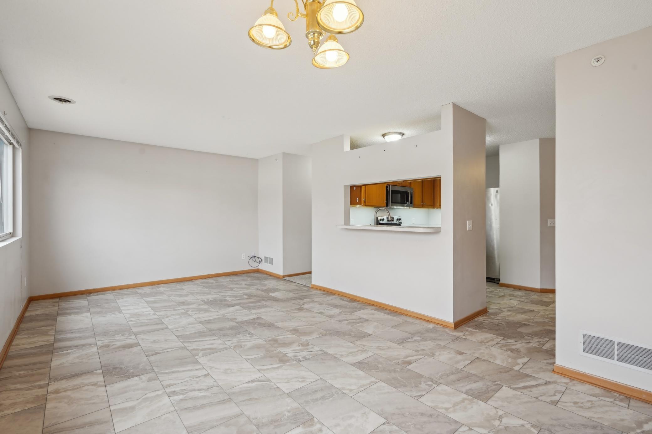 13116 Murdock Terrace, Eden Prairie, Minnesota image 3