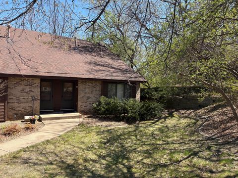 Townhouse For Sale - 3904 Rahn Road<br/> Saint Paul, MN 55122