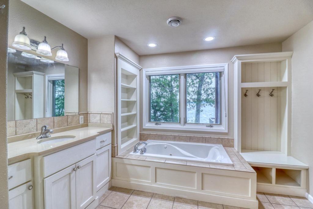 14449 E Fox Lake Road, Detroit Lakes, Minnesota image 22