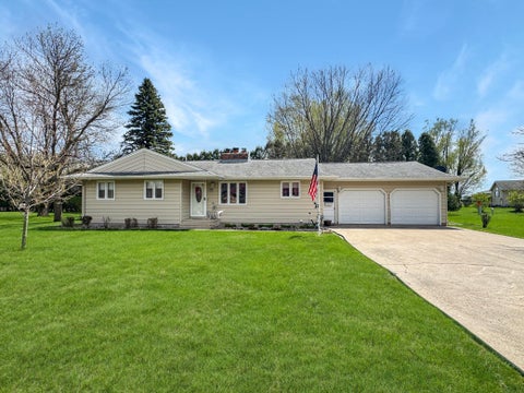 Homes For Sale - 3207 Redwood Avenue<br/> Murray County, Slayton, MN 56172