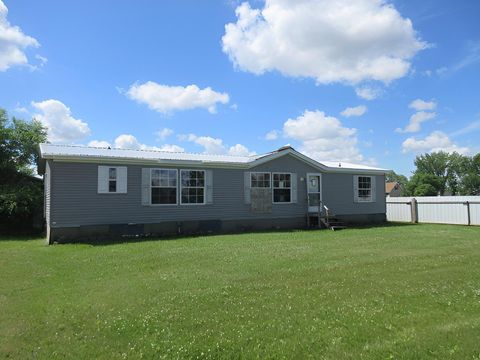Homes For Sale - 106 Brisbane Lane<br/> Grand Forks County, Emerado, ND 58228