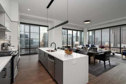 Condo For Rent - 270 Hennepin Avenue<br/> Minneapolis, MN 55401