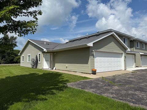 Townhouse For Sale - 106 Glenshire Boulevard<br/> Meeker County, Watkins, MN 55389