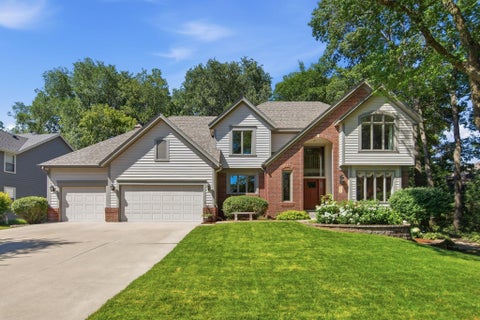 Homes For Sale - 699 Bridle Ridge Road<br/> Dakota County, Eagan, MN 55123