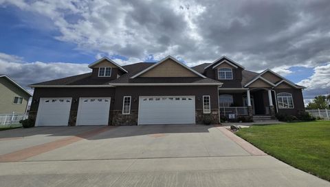 Homes For Sale - 1007 6th Avenue<br/> Dilworth, MN 56529