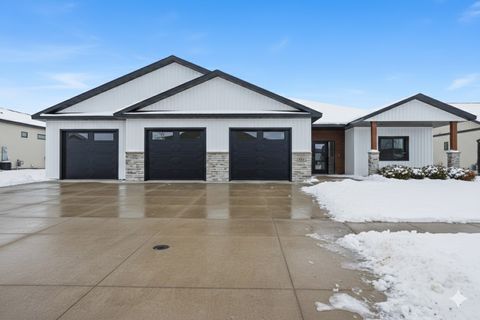 Homes For Sale - 109 Annies Way<br/> Mapleton, ND 58059