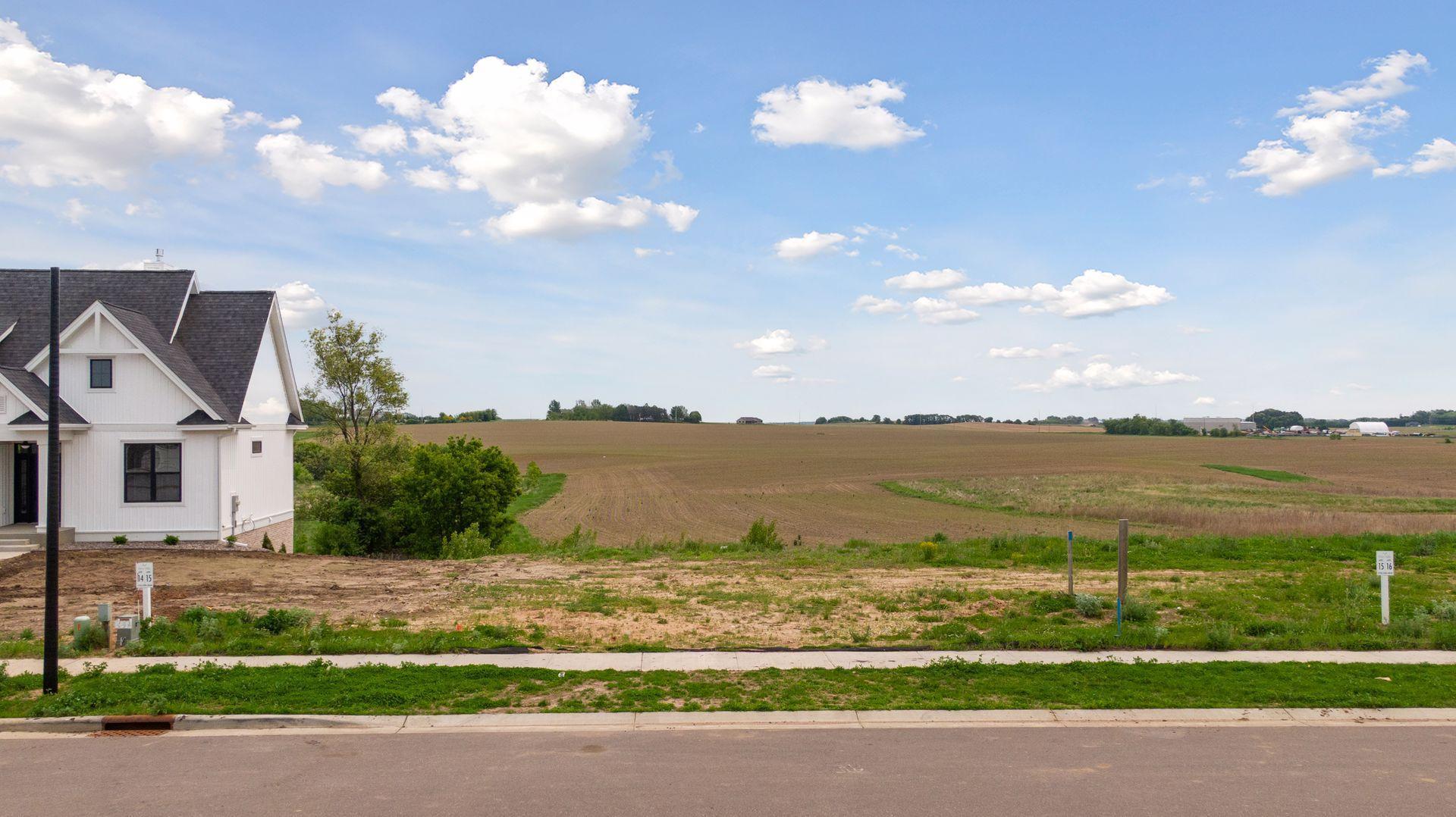 612 Field Point Street, Roberts, Wisconsin image 2