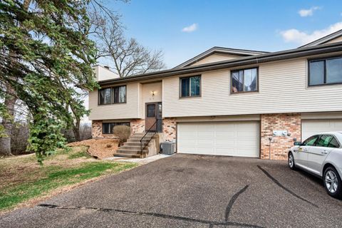 Homes For Sale - 818 Sherwood Road<br/> Ramsey County, Saint Paul, MN 55126