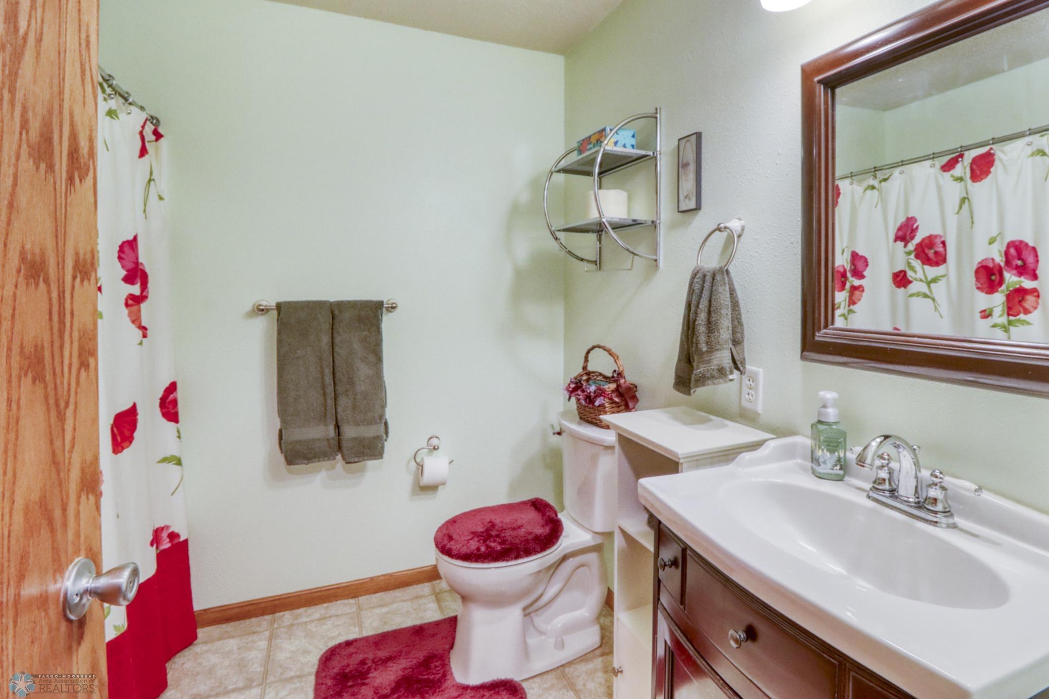 1040 39th Avenue, West Fargo, North Dakota image 27
