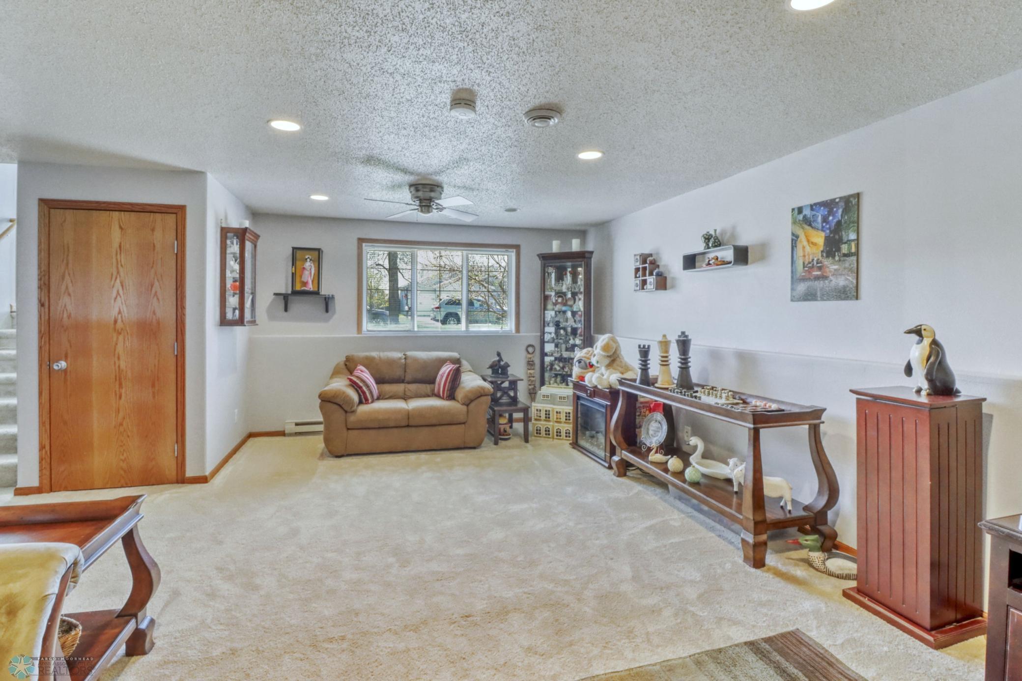 1040 39th Avenue, West Fargo, North Dakota image 23